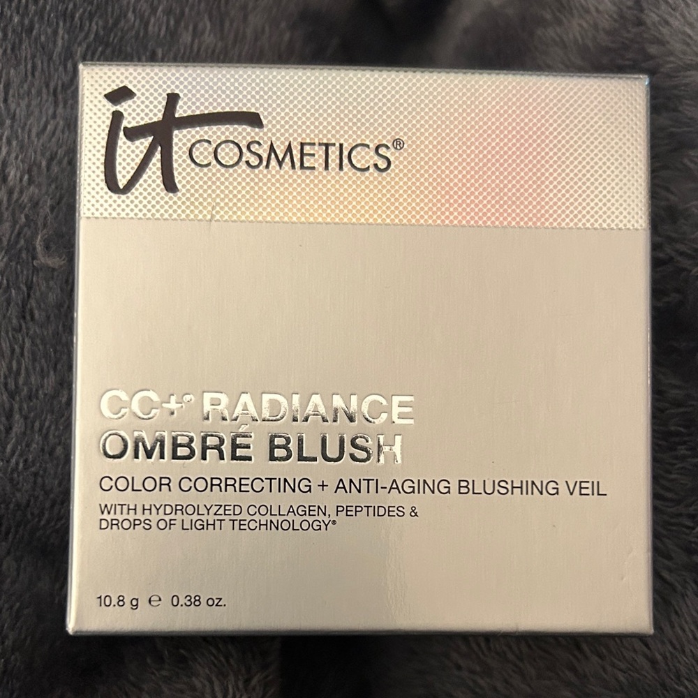 IT Cosmetics CC+ Radiance Ombre Blush - Silver Packaging